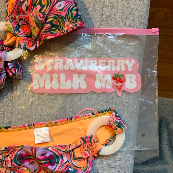 Strawberry Milk Mob "Welcome to the jungle" Bikini - Picture 17 of 17